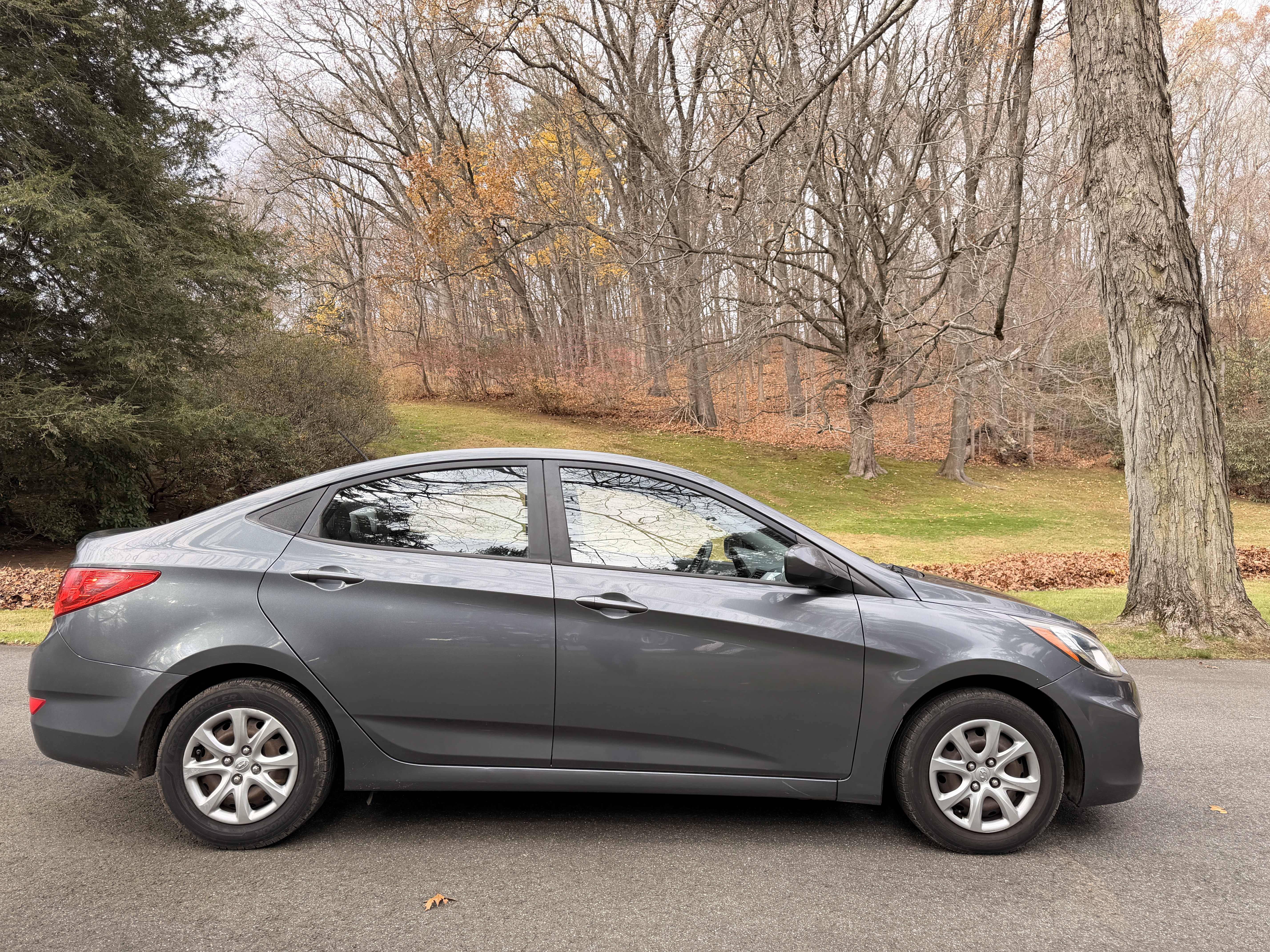 2013 Hyundai Accent GLS FWD - Clean, Maintained and Reliable 4D Sedan — photo 8